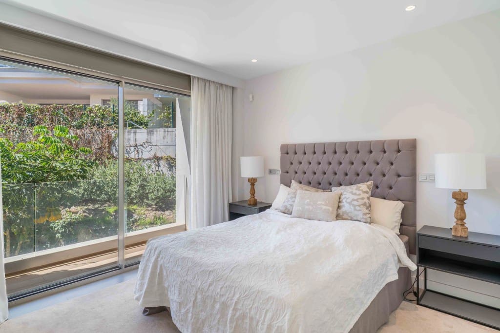 4 Zimmer Penthouse zu verkaufen in Estepona mit Pool - 1.190.000 € (Ref: 9232500)