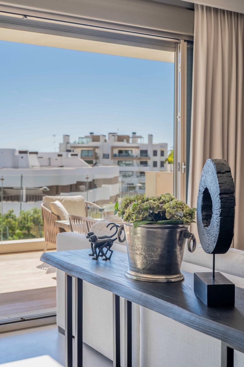 4 Zimmer Penthouse zu verkaufen in Estepona mit Pool - 1.190.000 € (Ref: 9232500)