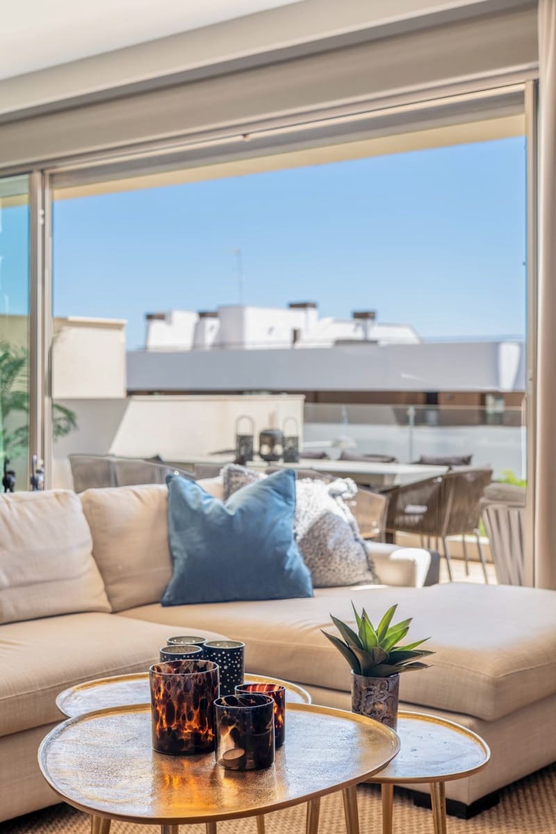 4 Zimmer Penthouse zu verkaufen in Estepona mit Pool - 1.190.000 € (Ref: 9232500)