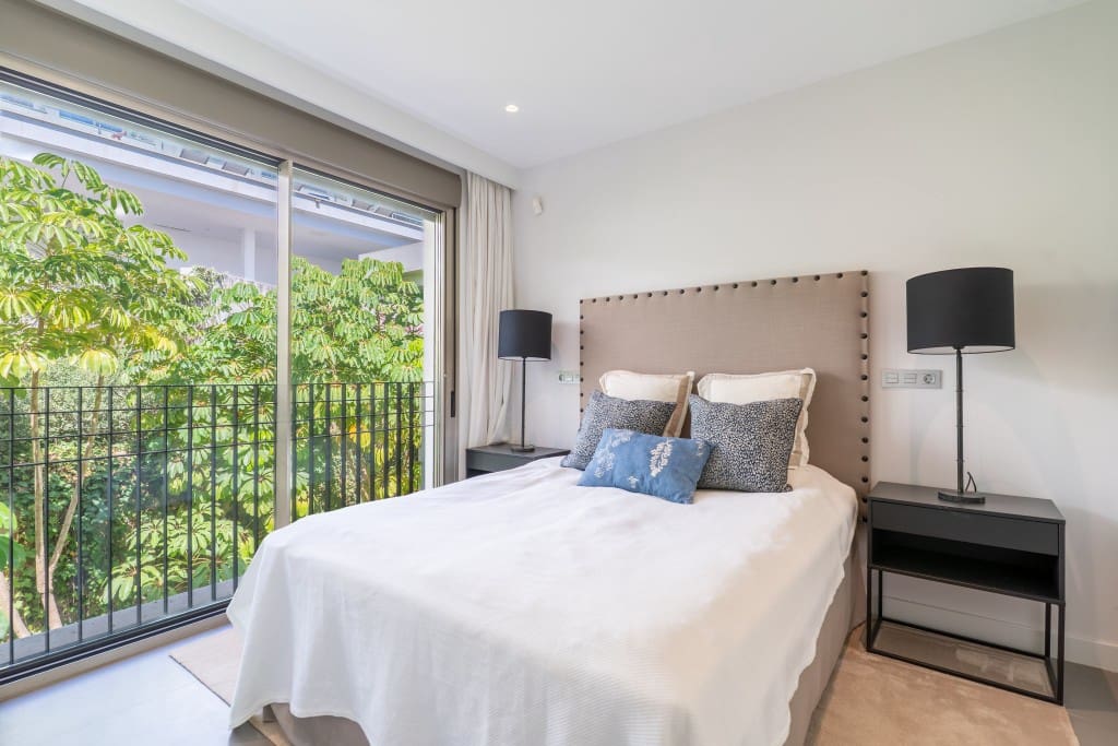 4 Zimmer Penthouse zu verkaufen in Estepona mit Pool - 1.190.000 € (Ref: 9232500)