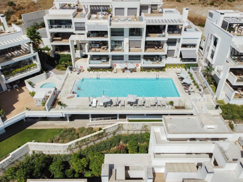 4 Zimmer Penthouse zu verkaufen in Estepona mit Pool - 1.190.000 € (Ref: 9232500)