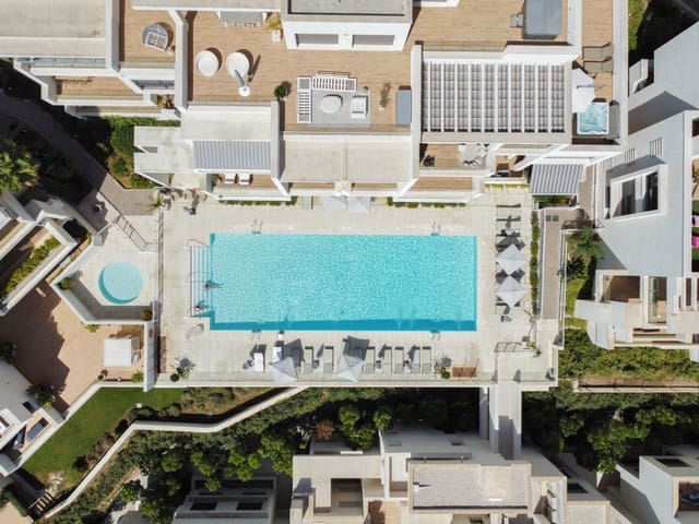 4 Zimmer Penthouse zu verkaufen in Estepona mit Pool - 1.190.000 € (Ref: 9232500)