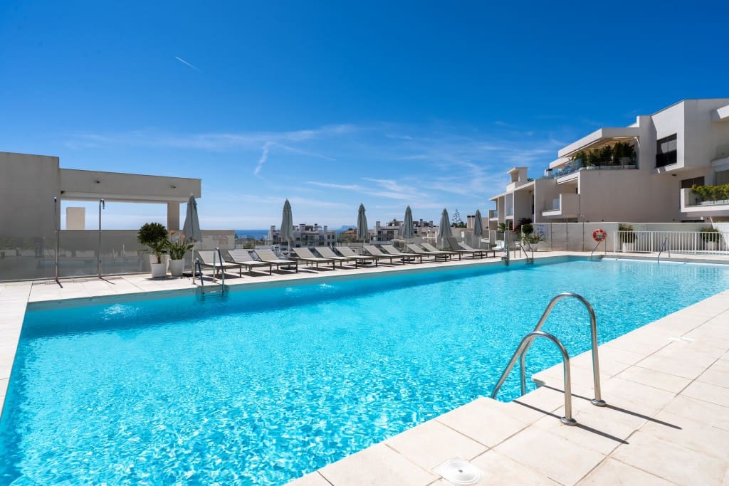 4 Zimmer Penthouse zu verkaufen in Estepona mit Pool - 1.190.000 € (Ref: 9232500)
