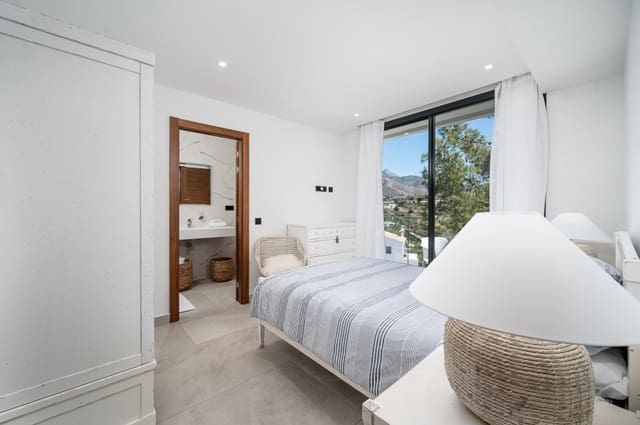 4 sypialnia Willa na sprzedaż w Nerja z basenem - 2 350 000 € (Ref: 9232501)