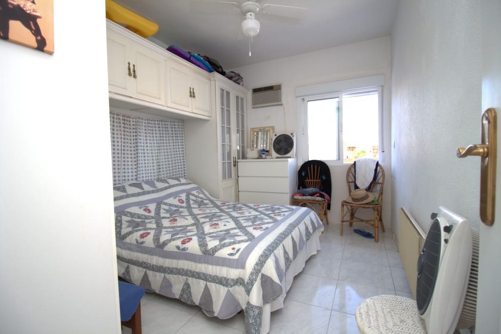 1 slaapkamer Appartement te koop in Torrevieja met zwembad - € 115.000 (Ref: 9232504)