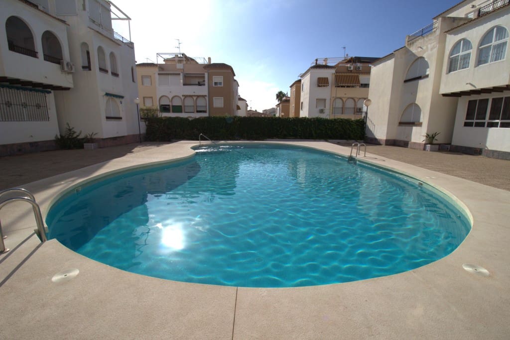 1 slaapkamer Appartement te koop in Torrevieja met zwembad - € 115.000 (Ref: 9232504)
