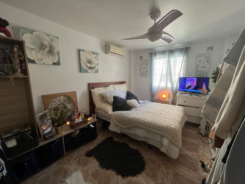 Chalet de 4 habitaciones en La Zenia en venta con piscina - 399.900 € (Ref: 9243077)