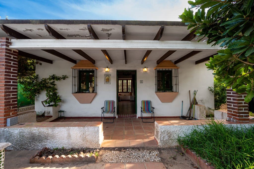 Huvila myytävänä paikassa Nerja mukana uima-altaan 
autotalli - 320 000 € (Ref: 9243079)