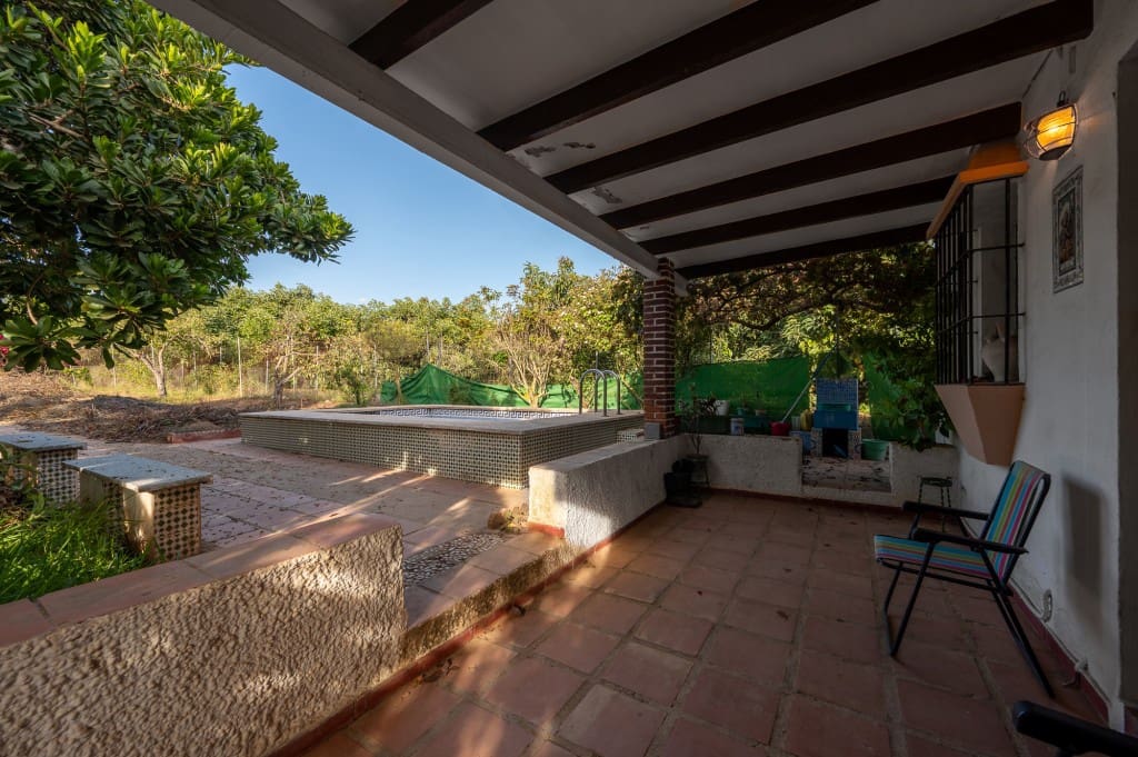 Huvila myytävänä paikassa Nerja mukana uima-altaan 
autotalli - 320 000 € (Ref: 9243079)