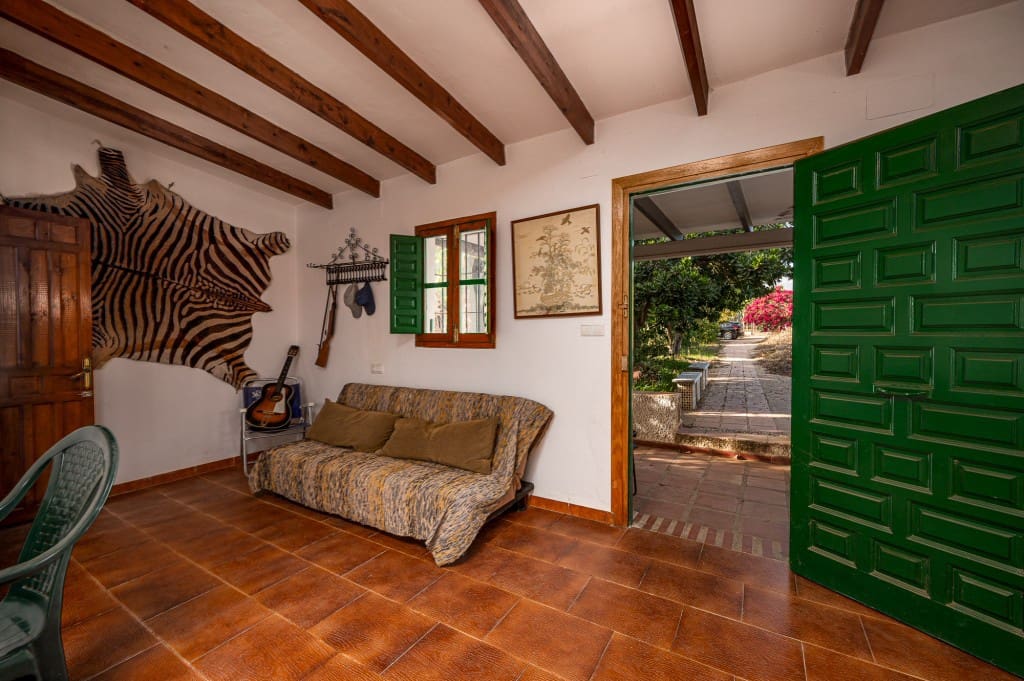 Huvila myytävänä paikassa Nerja mukana uima-altaan 
autotalli - 320 000 € (Ref: 9243079)