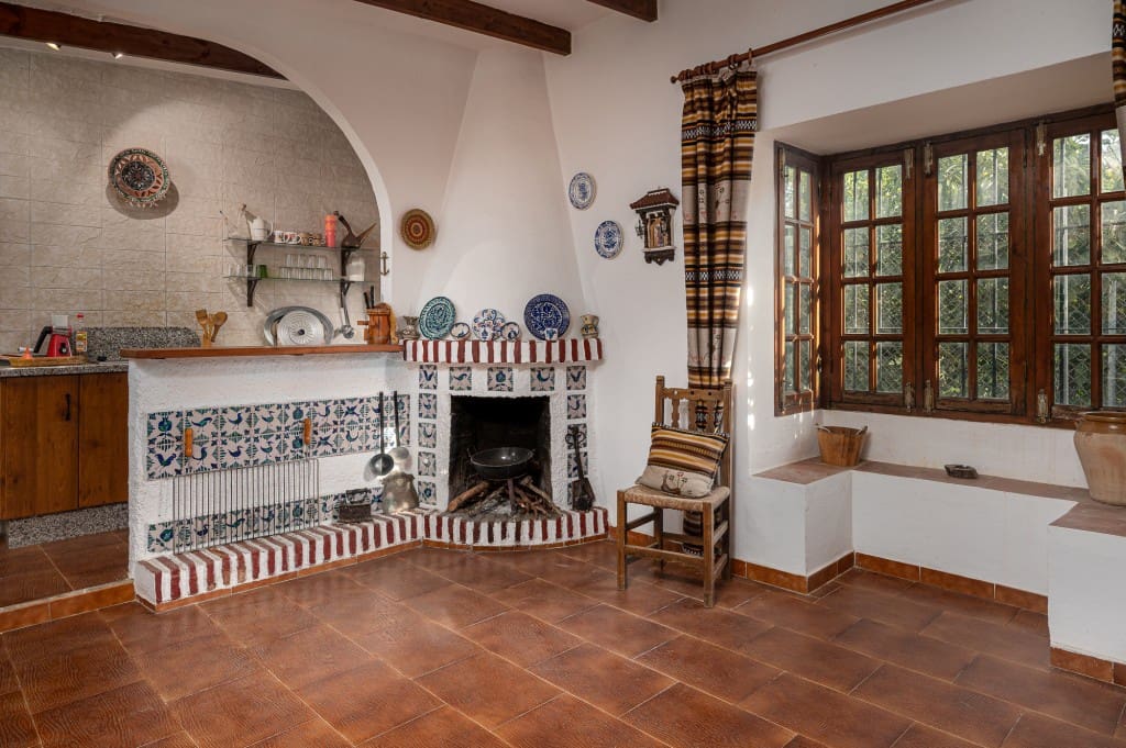 Huvila myytävänä paikassa Nerja mukana uima-altaan 
autotalli - 320 000 € (Ref: 9243079)