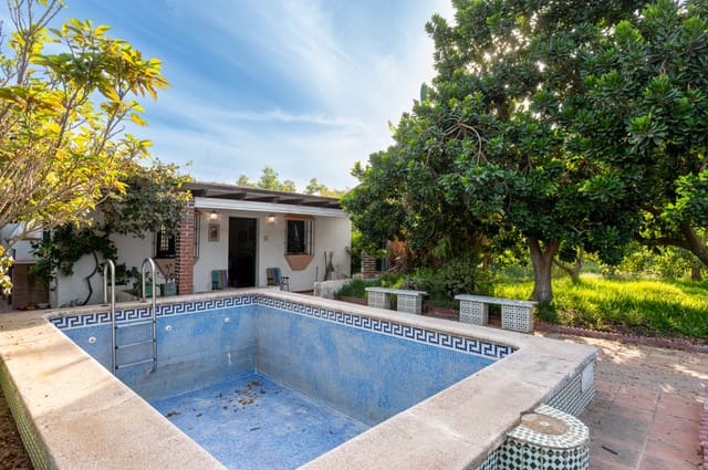 Huvila myytävänä paikassa Nerja mukana uima-altaan 
autotalli - 320 000 € (Ref: 9243079)