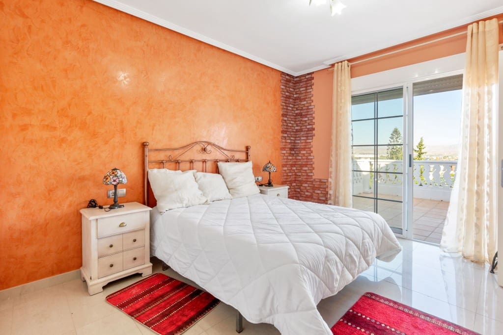 5 sovrum Villa till salu i Arenales del Sol med pool garage - 785 000 € (Ref: 9262429)