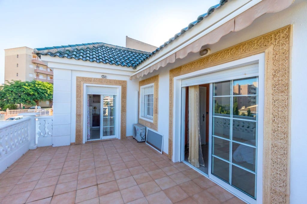 5 sovrum Villa till salu i Arenales del Sol med pool garage - 785 000 € (Ref: 9262429)