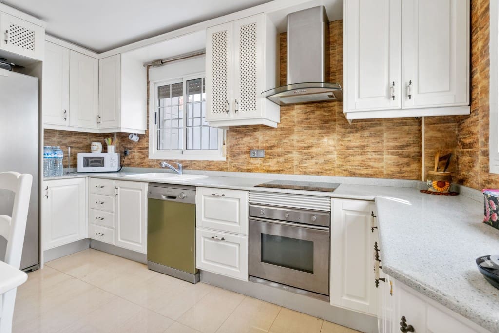 5 sovrum Villa till salu i Arenales del Sol med pool garage - 785 000 € (Ref: 9262429)