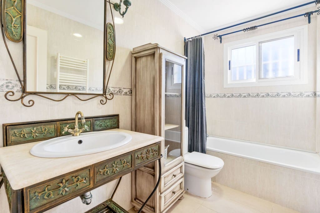 5 sovrum Villa till salu i Arenales del Sol med pool garage - 785 000 € (Ref: 9262429)