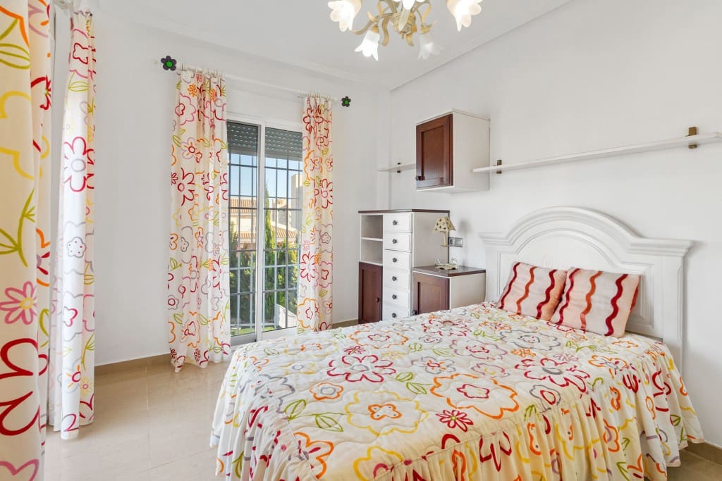 5 sovrum Villa till salu i Arenales del Sol med pool garage - 785 000 € (Ref: 9262429)