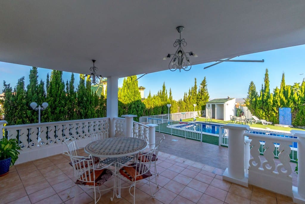 5 sovrum Villa till salu i Arenales del Sol med pool garage - 785 000 € (Ref: 9262429)
