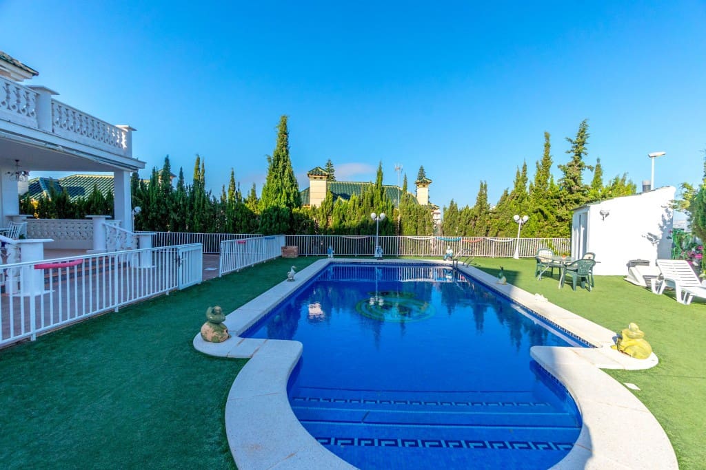 5 sovrum Villa till salu i Arenales del Sol med pool garage - 785 000 € (Ref: 9262429)