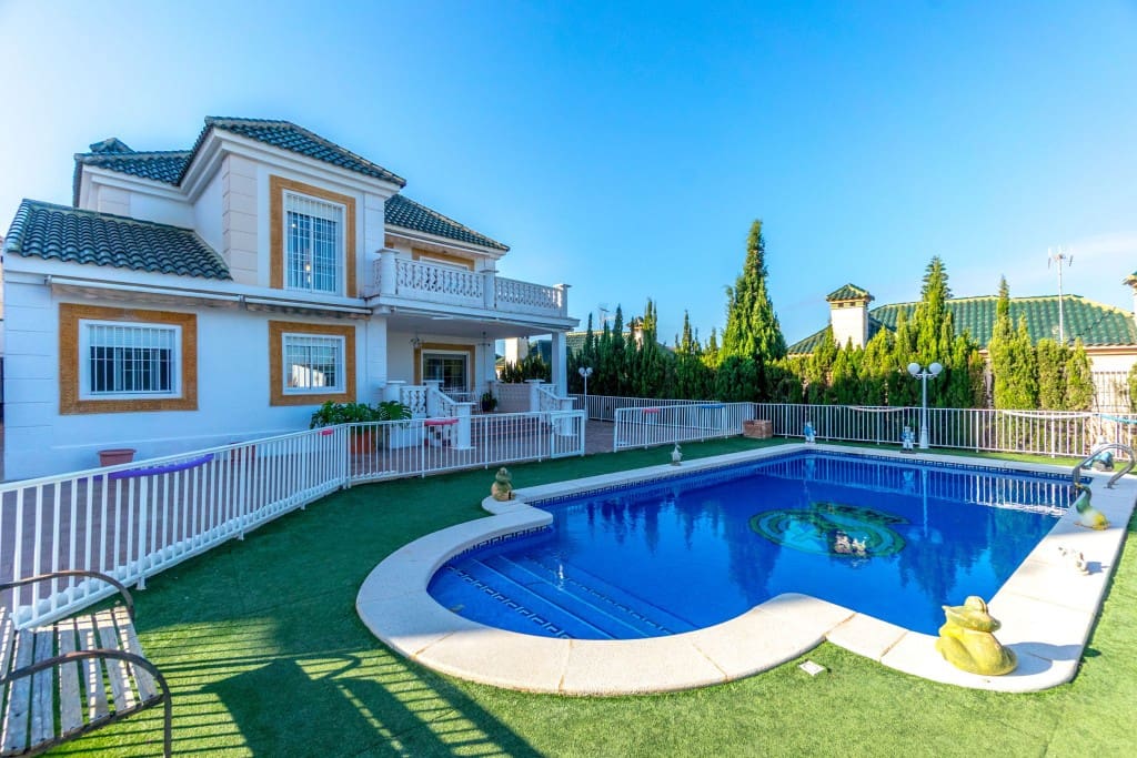 5 sovrum Villa till salu i Arenales del Sol med pool garage - 785 000 € (Ref: 9262429)
