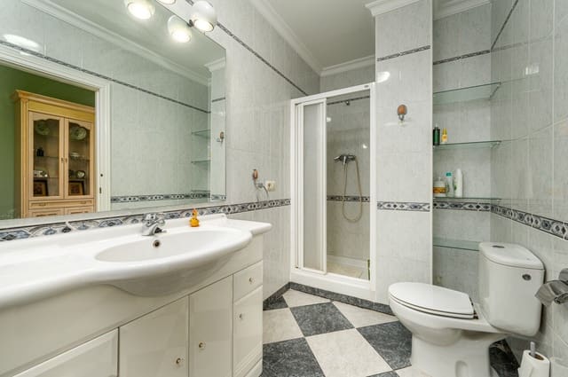 2 sovrum Lägenhet till salu i Nerja med garage - 320 000 € (Ref: 9262431)