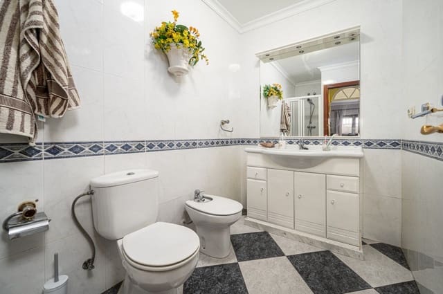 2 sovrum Lägenhet till salu i Nerja med garage - 320 000 € (Ref: 9262431)