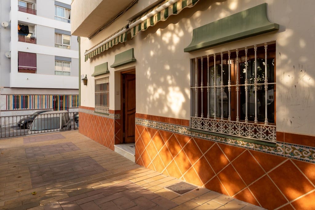 2 sovrum Lägenhet till salu i Nerja med garage - 320 000 € (Ref: 9262431)