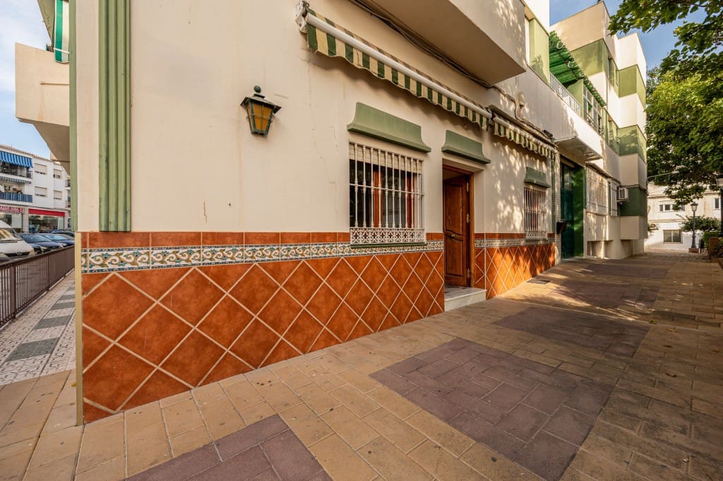 2 sovrum Lägenhet till salu i Nerja med garage - 320 000 € (Ref: 9262431)