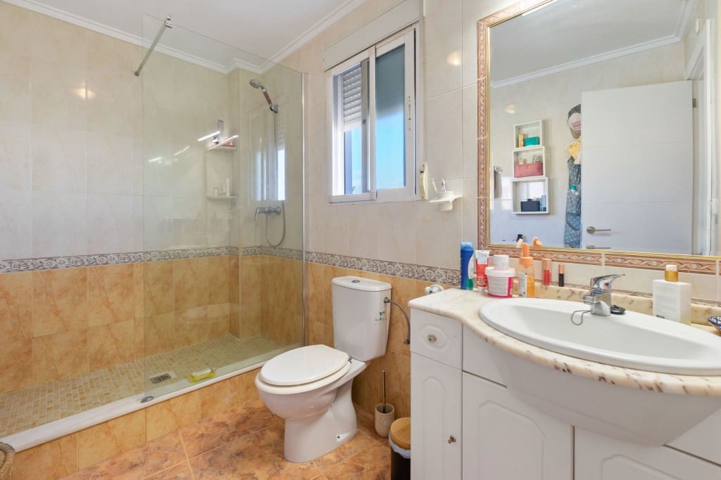 Chalet de 3 habitaciones en La Regia en venta con piscina garaje - 430.000 € (Ref: 9272268)