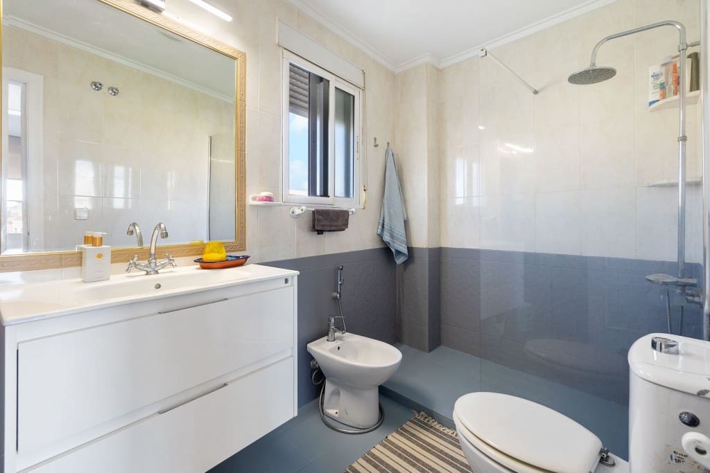 Chalet de 3 habitaciones en La Regia en venta con piscina garaje - 430.000 € (Ref: 9272268)