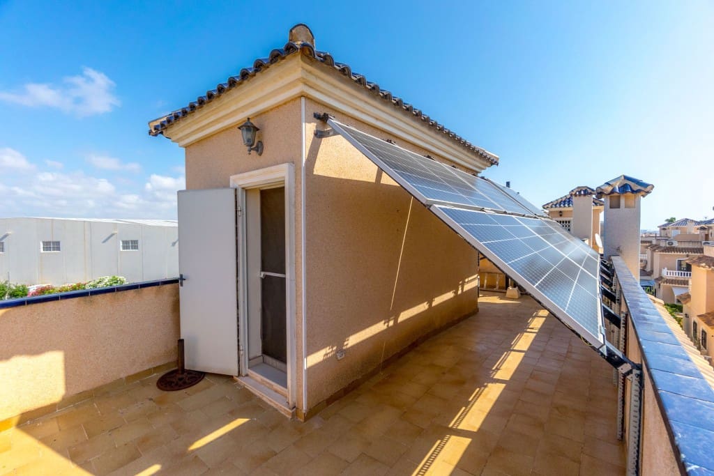 Chalet de 3 habitaciones en La Regia en venta con piscina garaje - 430.000 € (Ref: 9272268)