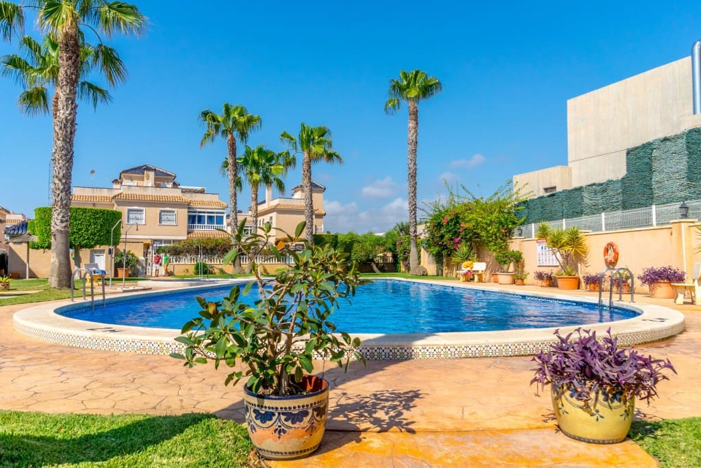 Chalet de 3 habitaciones en La Regia en venta con piscina garaje - 430.000 € (Ref: 9272268)