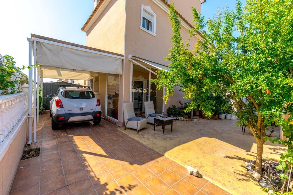 Chalet de 3 habitaciones en La Regia en venta con piscina garaje - 430.000 € (Ref: 9272268)