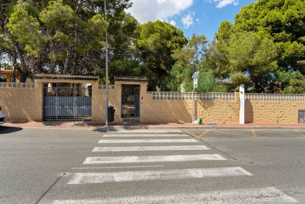 8 slaapkamer Villa te koop in Los Balcones met zwembad garage - € 510.000 (Ref: 9272279)