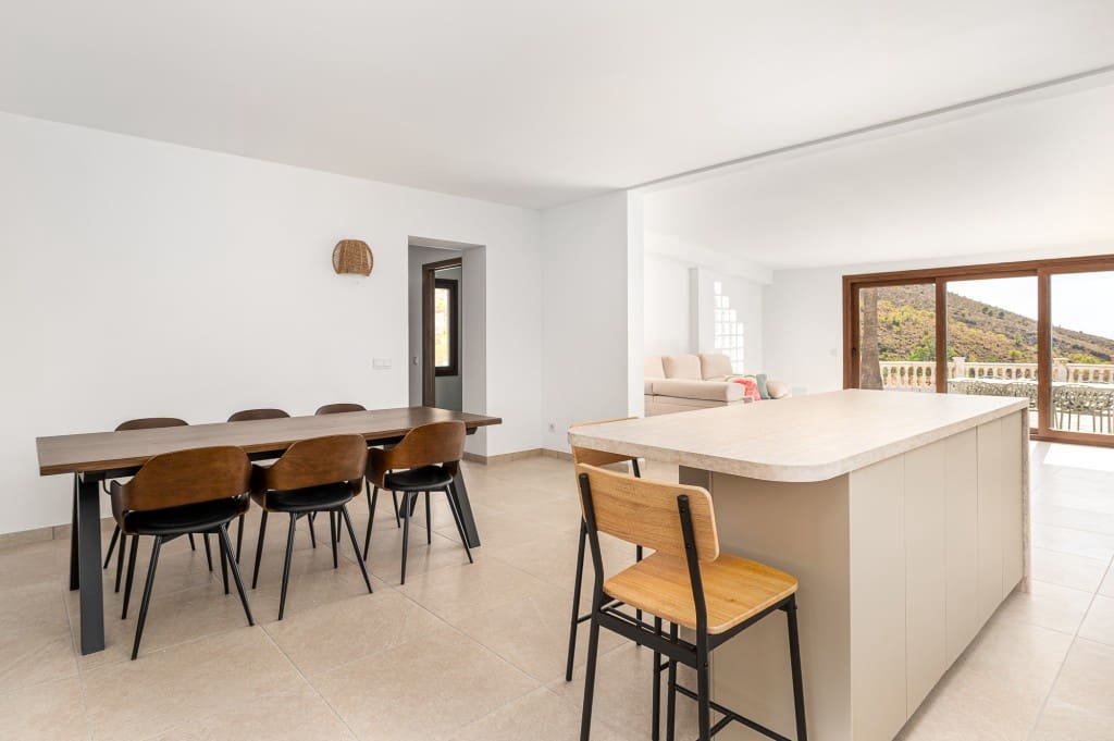 3 slaapkamer Villa te koop in Salobrena met zwembad garage - € 495.000 (Ref: 9272280)