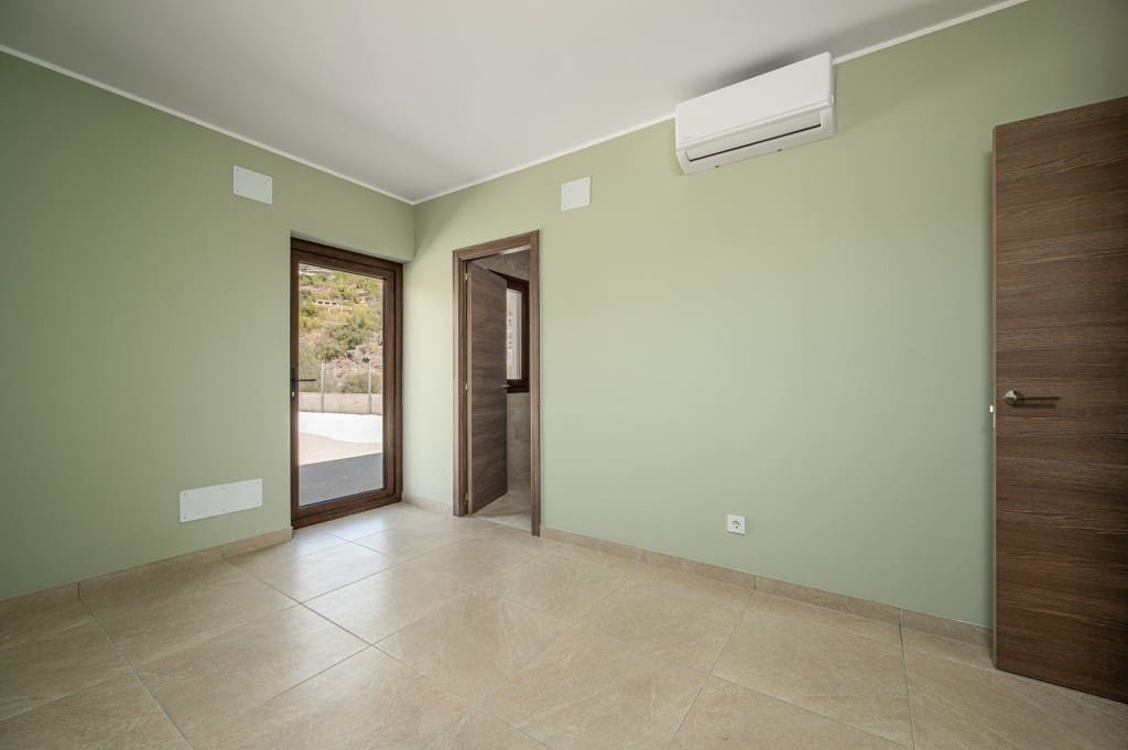 3 slaapkamer Villa te koop in Salobrena met zwembad garage - € 495.000 (Ref: 9272280)