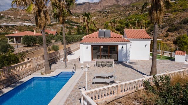 3 soveværelse Villa til salg i Salobreña med swimmingpool garage - € 495.000 (Ref: 9272280)