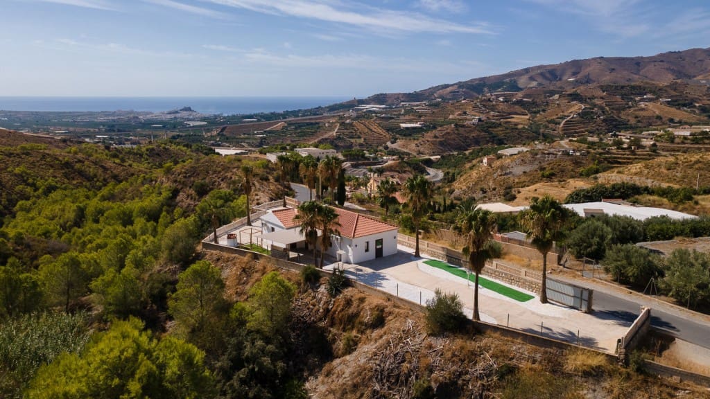 3 slaapkamer Villa te koop in Salobrena met zwembad garage - € 495.000 (Ref: 9272280)