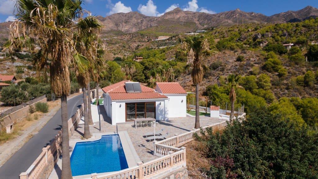 3 slaapkamer Villa te koop in Salobrena met zwembad garage - € 495.000 (Ref: 9272280)