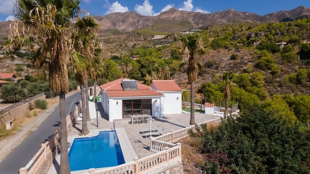 3 soveværelse Villa til salg i Salobreña med swimmingpool garage - € 495.000 (Ref: 9272280)