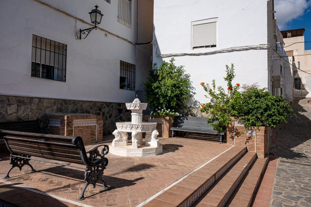 3 slaapkamer Villa te koop in Salobrena met zwembad garage - € 495.000 (Ref: 9272280)