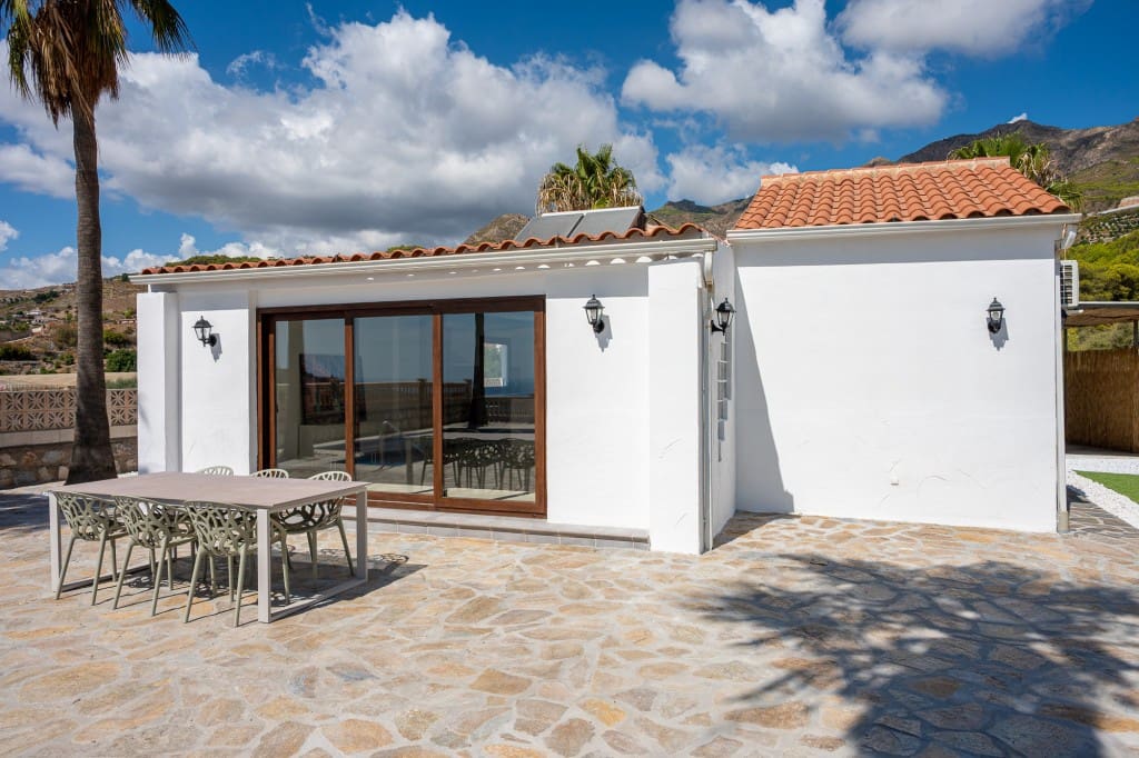 3 slaapkamer Villa te koop in Salobrena met zwembad garage - € 495.000 (Ref: 9272280)