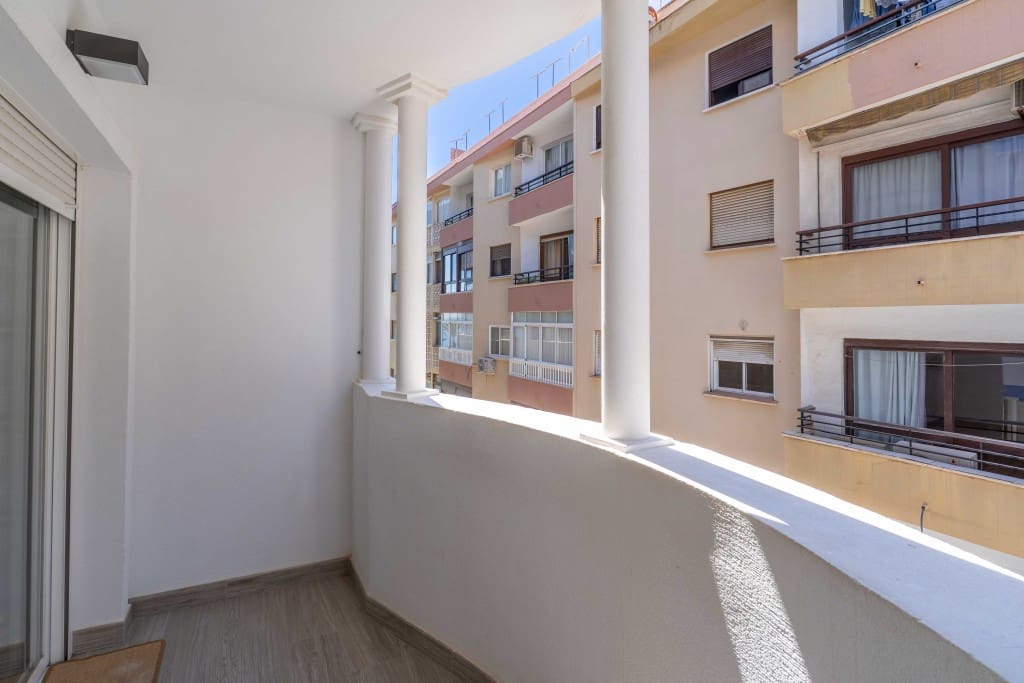 2 soverom Leilighet til salgs i Estepona med svømmebasseng garasje - € 534 000 (Ref: 9272281)