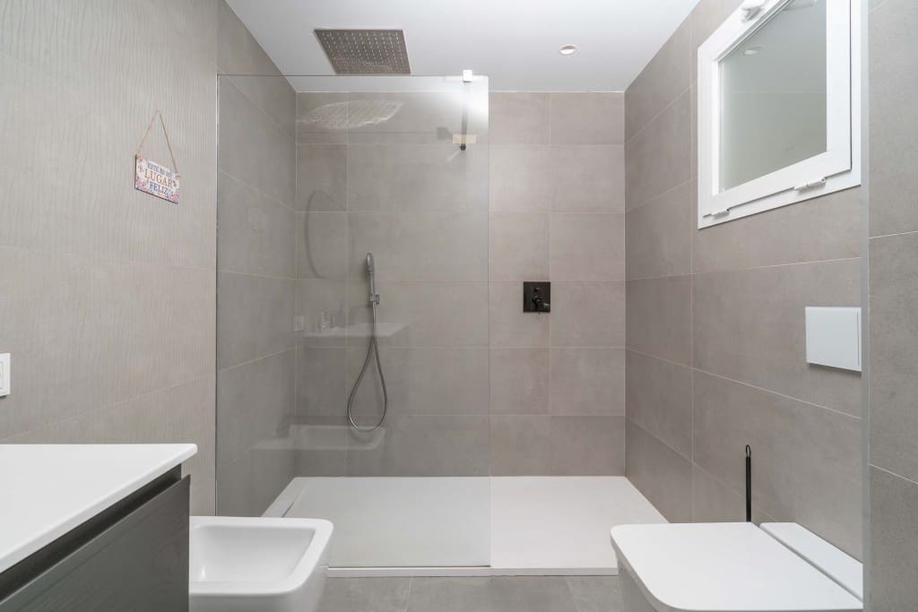 2 soverom Leilighet til salgs i Estepona med svømmebasseng garasje - € 534 000 (Ref: 9272281)