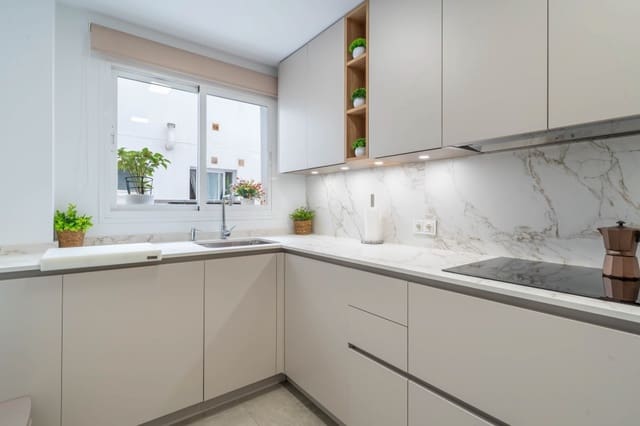 2 sovrum Lägenhet till salu i Centro, Estepona med pool garage - 534 000 € (Ref: 9272281)