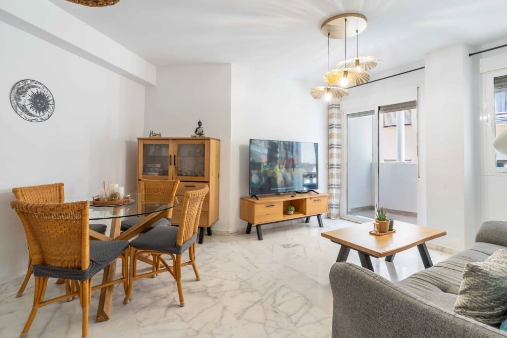 2 soverom Leilighet til salgs i Estepona med svømmebasseng garasje - € 534 000 (Ref: 9272281)