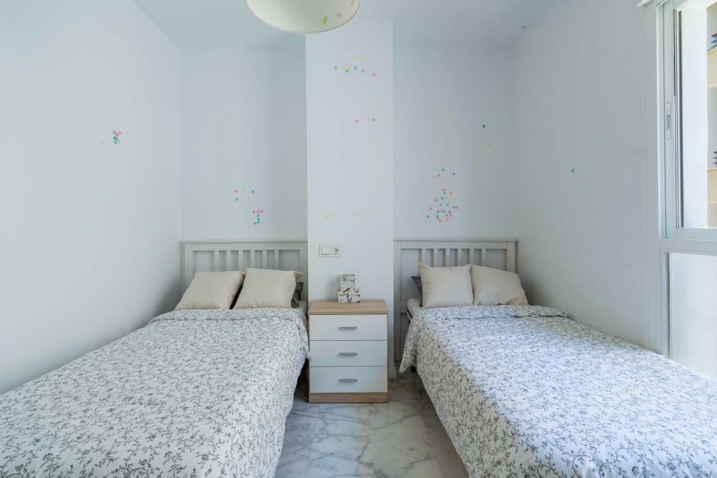 2 soverom Leilighet til salgs i Estepona med svømmebasseng garasje - € 534 000 (Ref: 9272281)