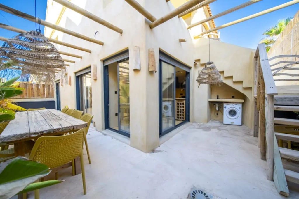 3 bedroom Townhouse for sale in La Mata with garage - € 384,800 (Ref: 9294947)