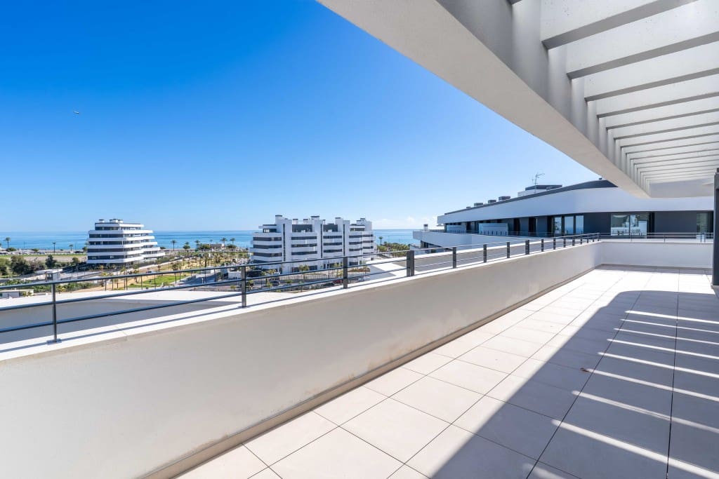 2 slaapkamer Penthouse te koop in Torremolinos met zwembad - € 925.000 (Ref: 9294948)