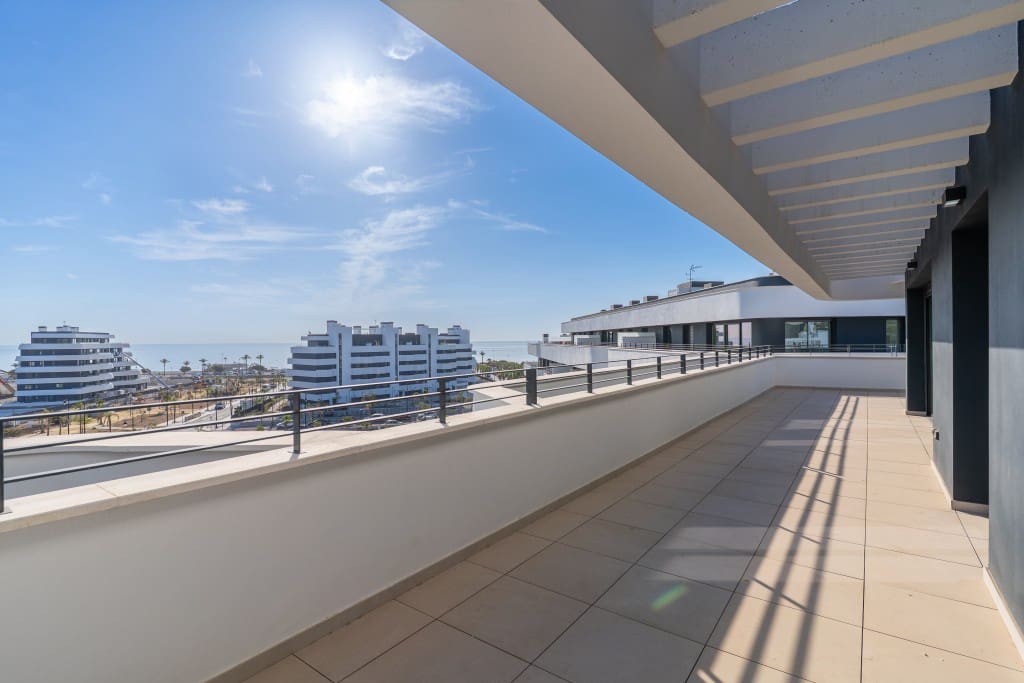 2 bedroom Penthouse for sale in Torremolinos with pool - € 925,000 (Ref: 9294948)